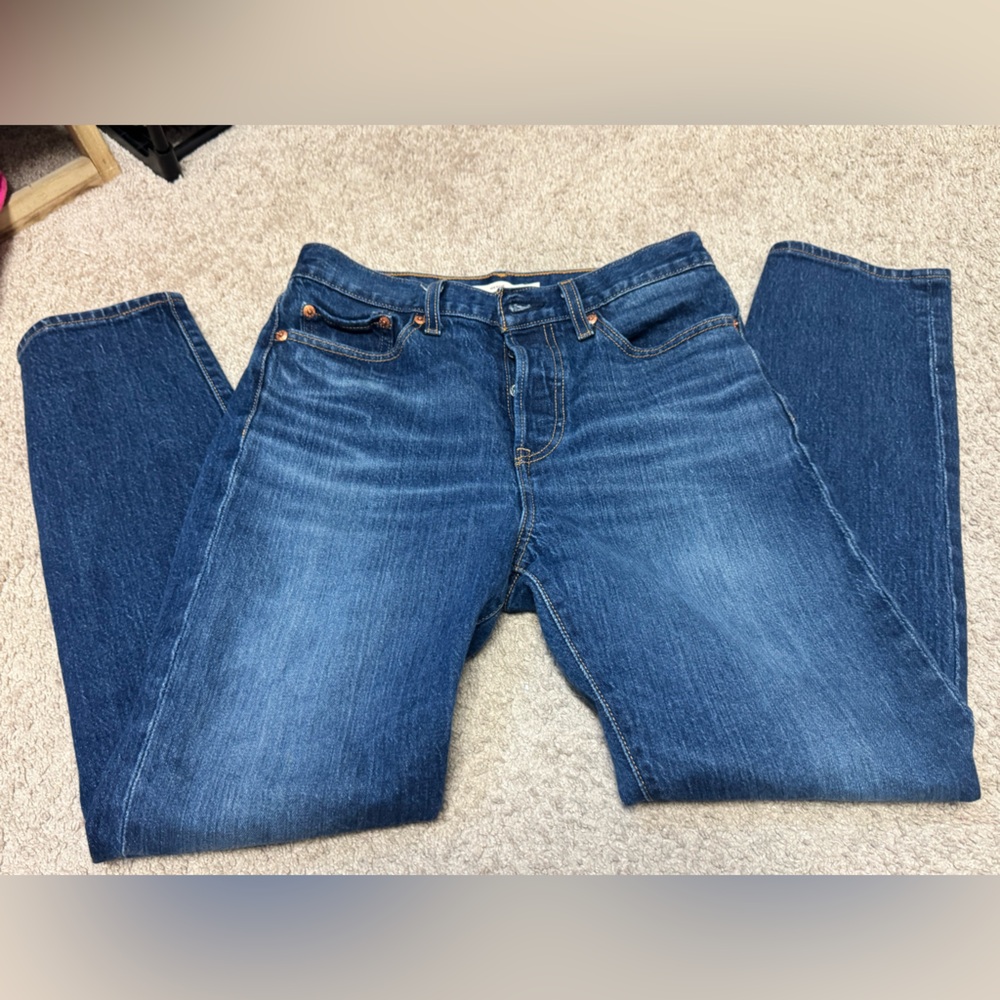 Womens levi’s jeans